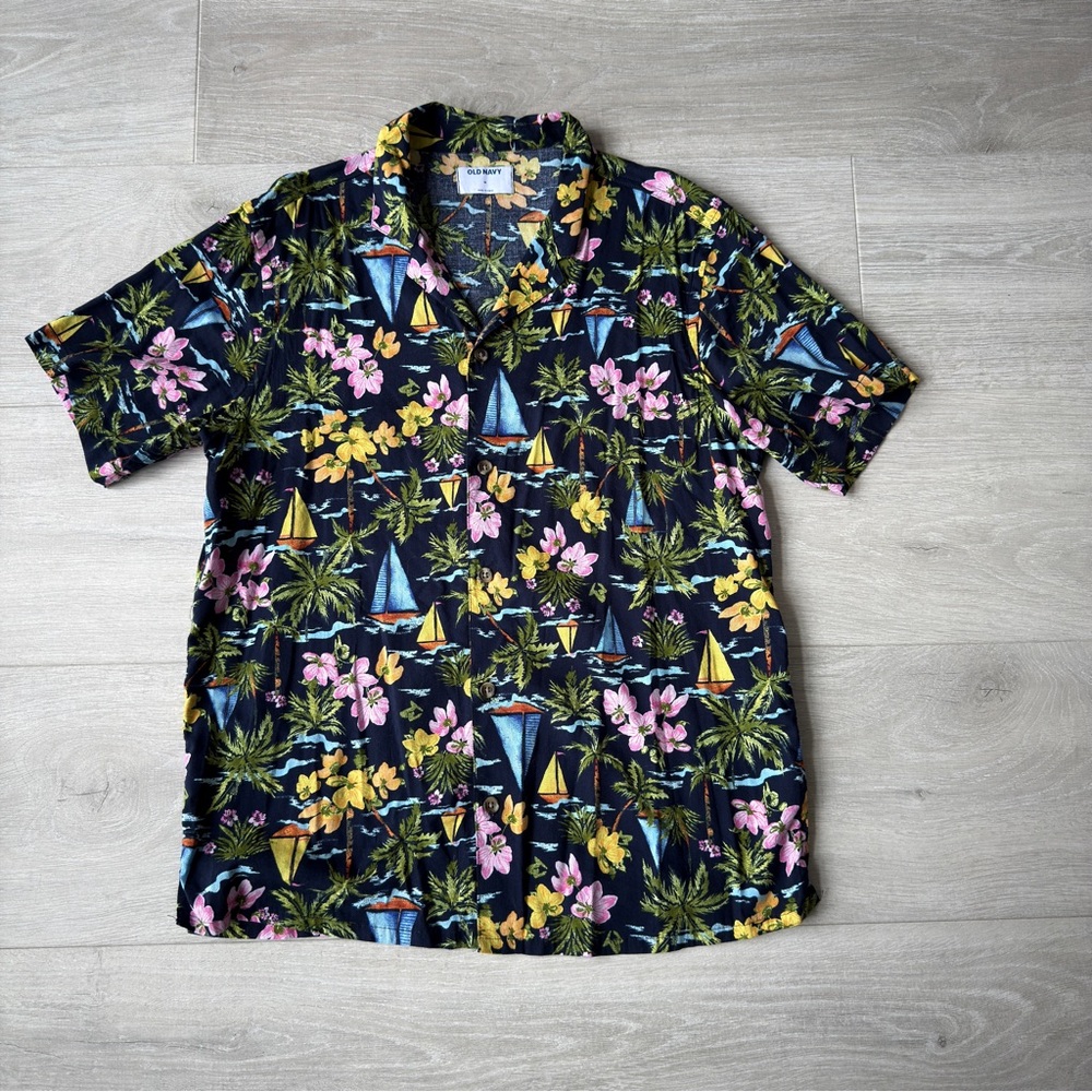 Old Navy Black and Pink Casual Button Down Shirt